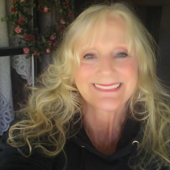 Meet your Posher, Linda - Picture 1 of 1